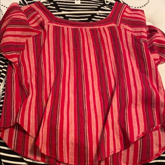 Tops - Picture 7 of 8